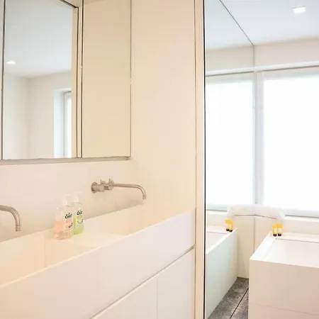 Cozy 3bd House With Private Terrace And Parking 빌라 *