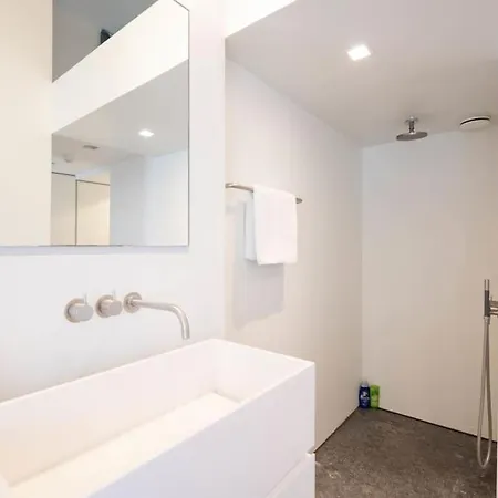 Cozy 3bd House With Private Terrace And Parking * 크노케-하이스트