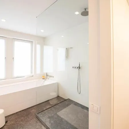 빌라 Cozy 3bd House With Private Terrace And Parking *